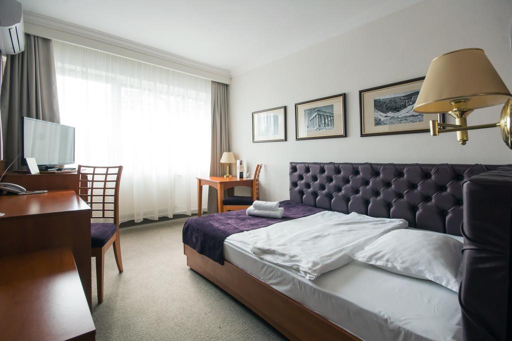 Hotel Europejski Nysa Exterior photo